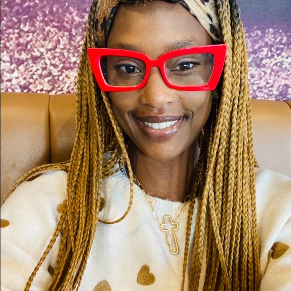 “Offer ends on March 20th"
LOLA CROSS SCREW LOCK NECKLACE - Picture 2 of 2